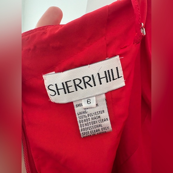 ONE SHOULDER RED SHERRI HILL MINI DRESS WITH 3 STRAPS IN THE BACK SZ 6 - Picture 6 of 11
